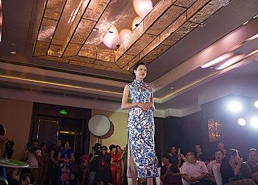 《亚瑟王：骑士传说》正式发售 上市宣传片公布